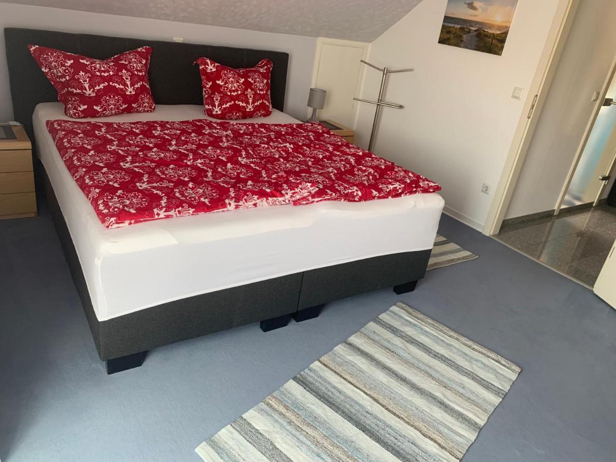 Haus Valentina Apartment Waldsolms ภายนอก รูปภาพ